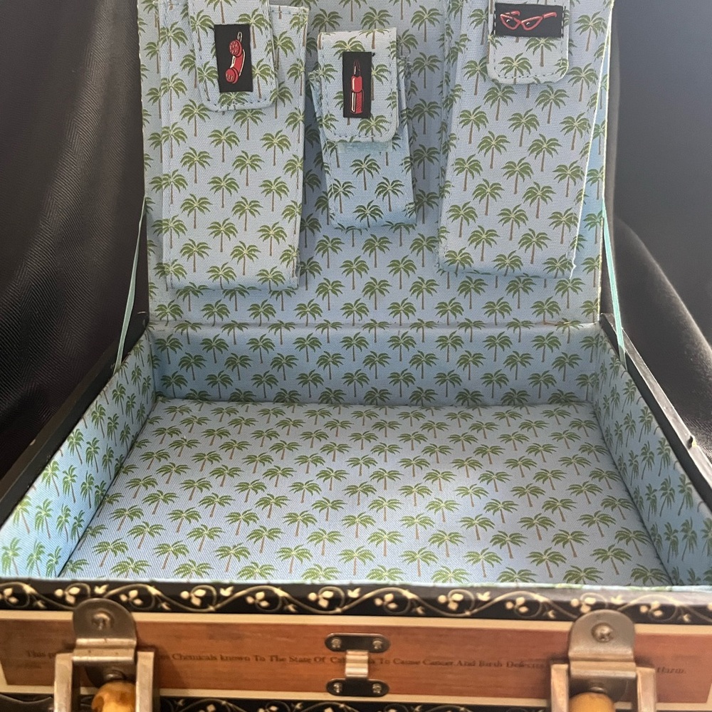 Florida Theme "cigar box" Pocketbook - Picture 3 of 9